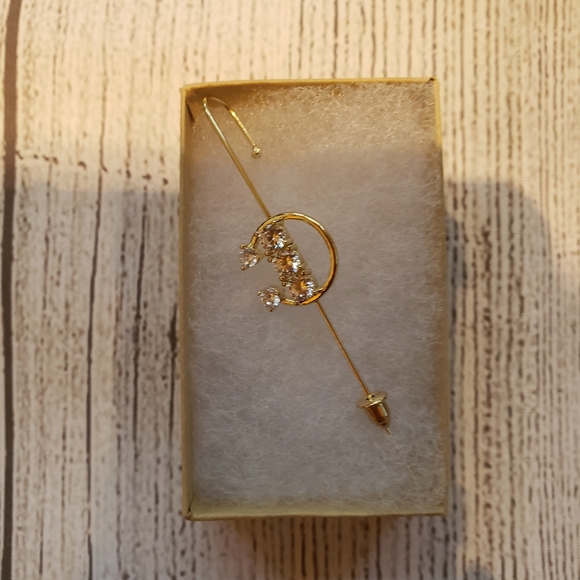 Hypoallergenic Gold crawler wrap earring - Picture 2 of 5